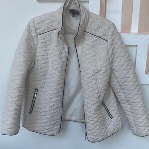 Jane Ashley Off-White Quilted Puffer Jacket. Large